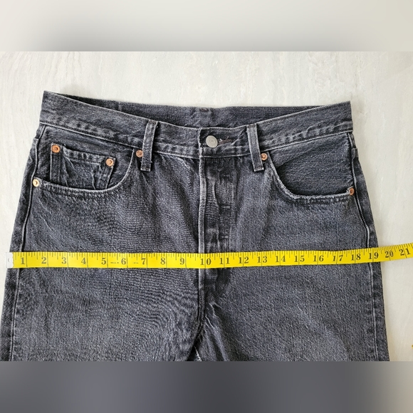 RARE LEVIS blank tab jeans with button fly and frayed hem - Picture 9 of 11